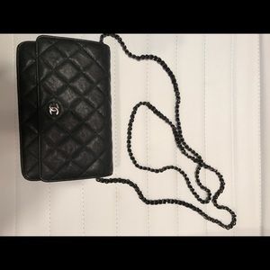 Authentic Chanel Classic So-black Wallet on chain